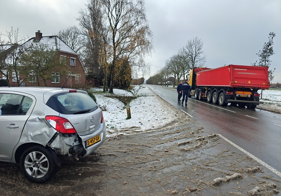 20241122-ongeluk-azewijn-met-auto-en-vrachtauto.jpg