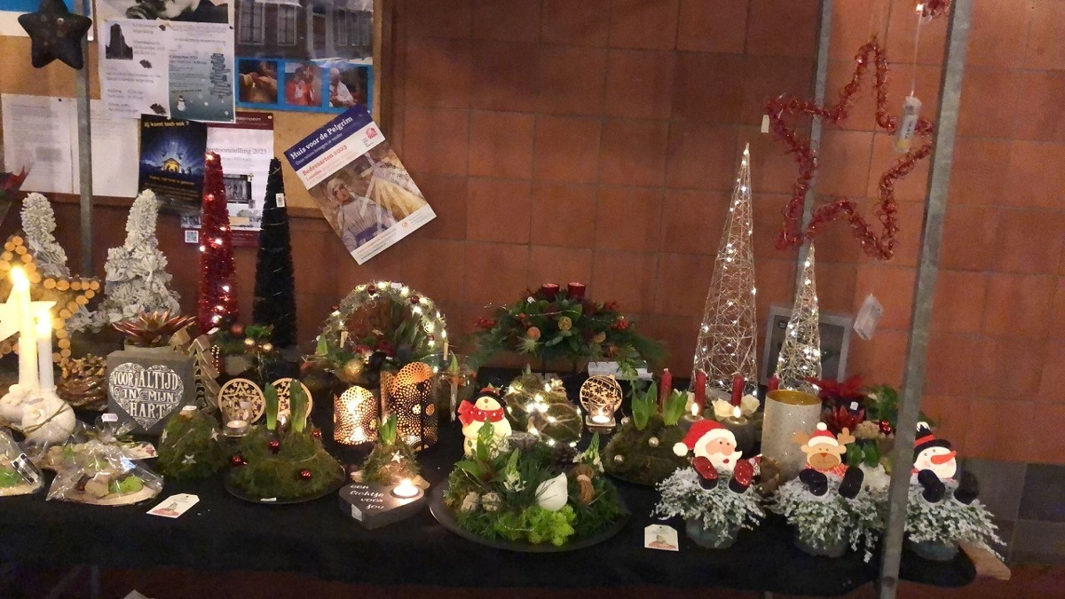 20231209-kerstmarkt-en-kerstboom-in-keijenborg.jpg