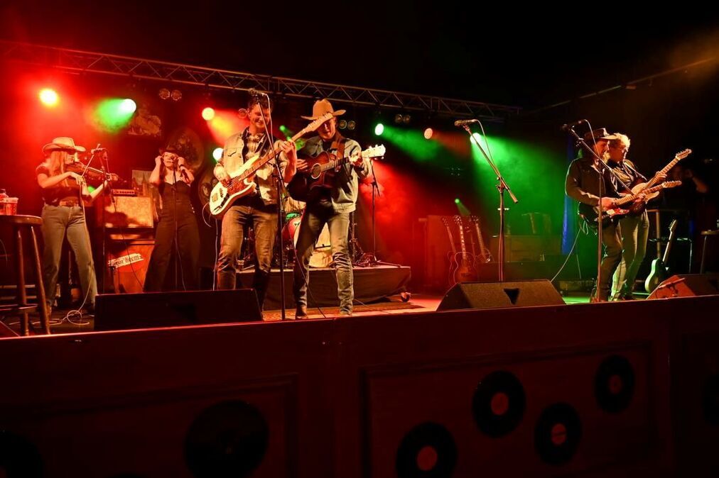 JB-12.5jaarLivinRoom-2025-05-10-00024.jpg