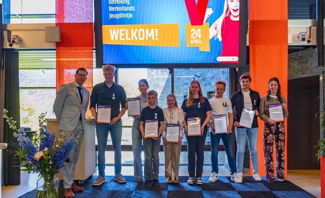 GemeentebBerkelland-jeugdlintjes2026-240426-Groepsfoto.jpg