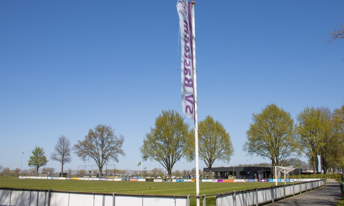 sv-basteom-steenderen-baak-terrein-foto-vanaf-zwembad