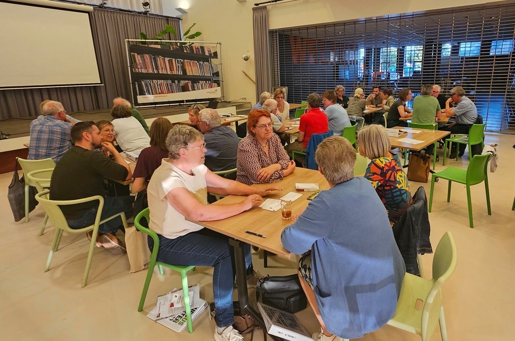Laow-s-plat-praoten-het-thema-van-de-laatste-lesavond-werd-goed-in-praktijk-gebracht-tijdens-de-cursus-van-dit-voorjaar.-FOTO-ECAL