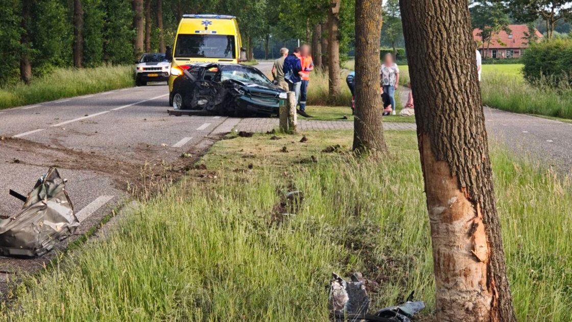 Auto zwaar beschadigd bij eenzijdig ongeval in Halle