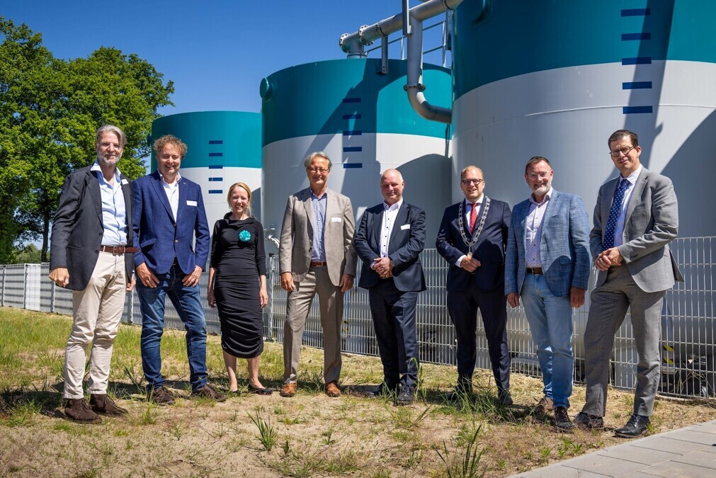 Bestuurders-en-deskundigen-bij-nieuwe-rioolzuivering