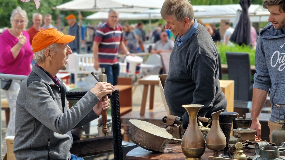 PHOTO-2024-05-26-rommelmarkt-in-nieuw-wehl-foto-niels-peters