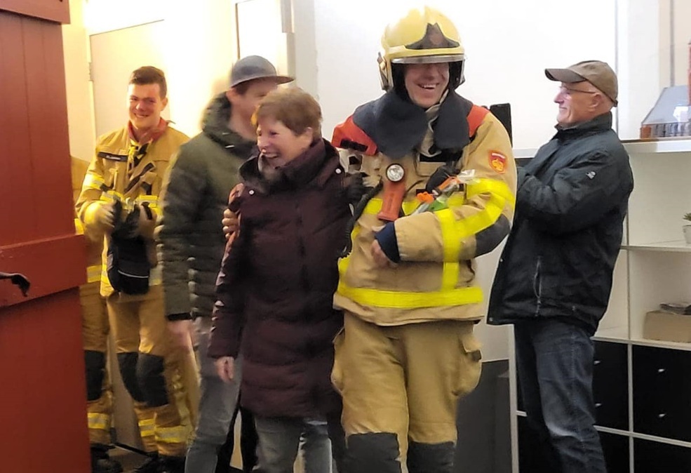 brandweer-hengelo-hans-lubbers-en-zijn-vrouw-bij-laatste-oefening-december-2023