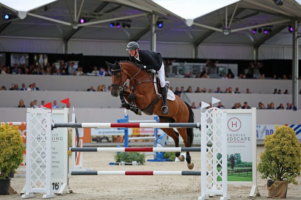 Frank-Schuttert-finishte-in-2019-met-Jos-Lansinks-paard-First-Lady-G-als-derde-in-de-Grote-Prijs-Foto-Wendy-Scholten-scaled