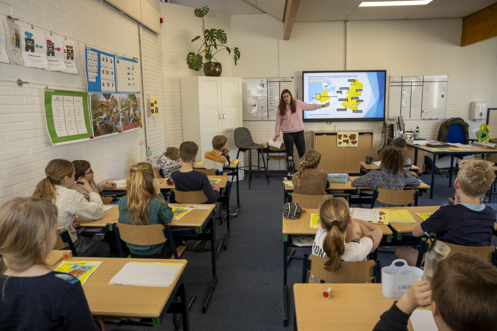 Susanne-voor-de-klas.-Bron-Henri-van-der-Beek-002