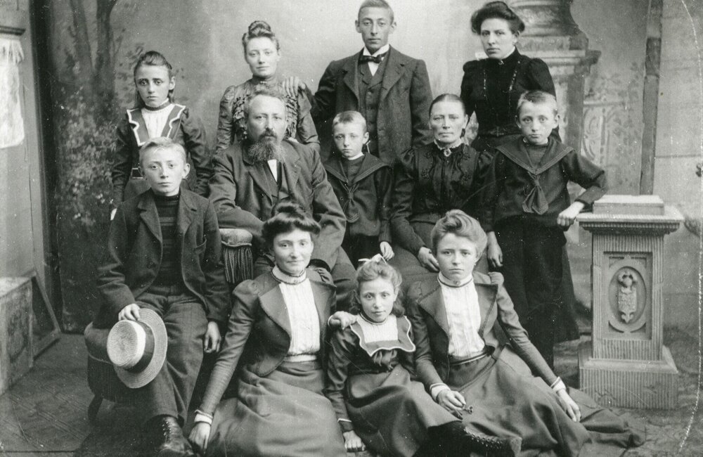 Portret van de familie Olthoff. Bron collectie ECAL (002)