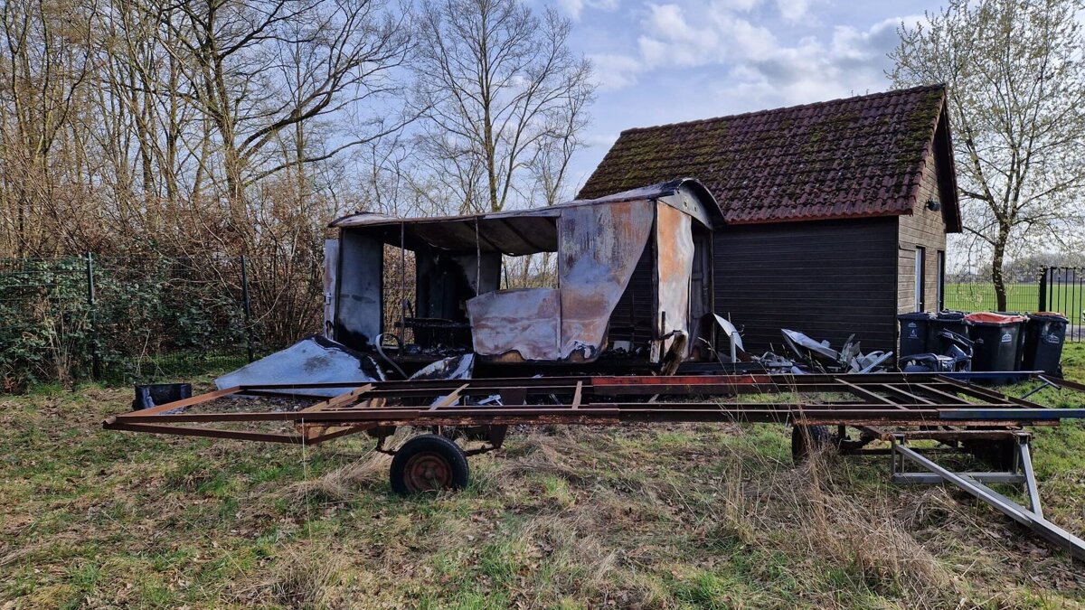 uitgebrandde schaftwagen