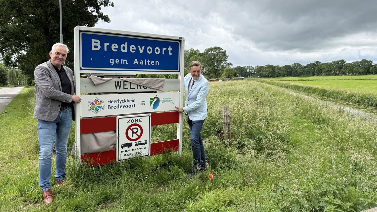 opening kombord wethouder Schutte OG burgemeester Stapelkamp Aa (002)