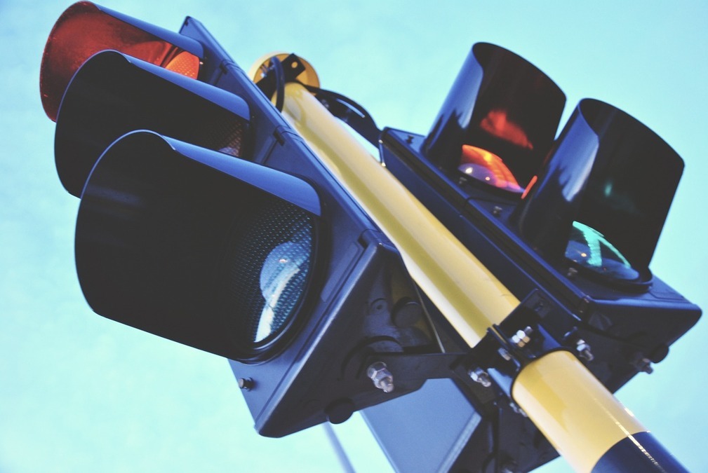 traffic-light-g8d77da690_1280.jpg