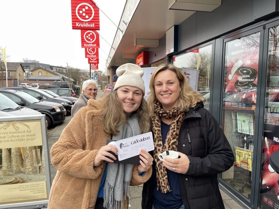 20221218-ideaal-veurmekaar-dames-met-cadeaubon-960x720