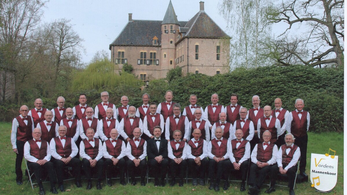 Foto VMK liggend met vest (002)