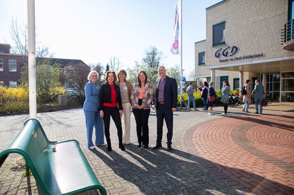 Foto-netwerkbijeenkomst-en-plaquetteplaatsing-Samen-Minder-Suicide-3-002