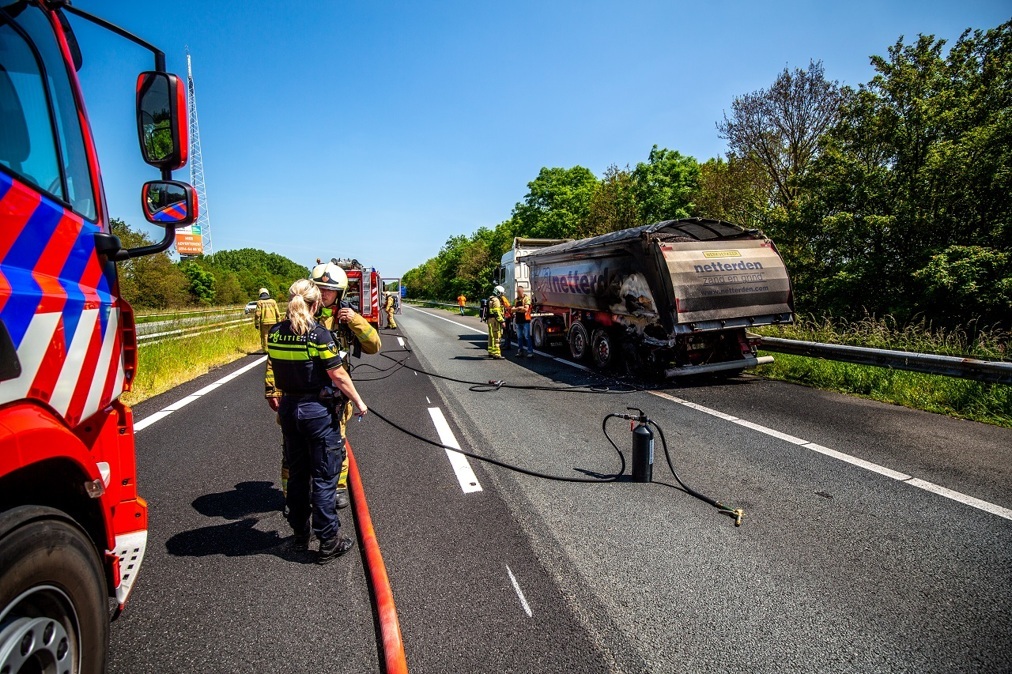 Photographer-Jesper-Peeters-20230530-0399-vrachtwagen-in-brand-A18