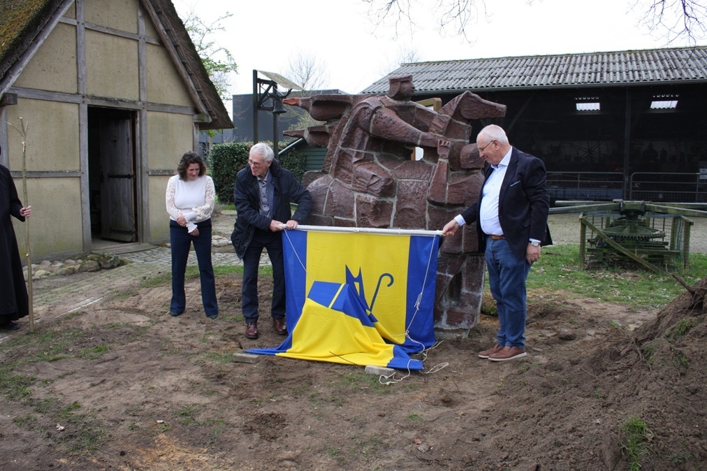 20250328-Ludgerbeeld-verhuist-naar-Museum-Smedekinck-Zelhem015.jpg