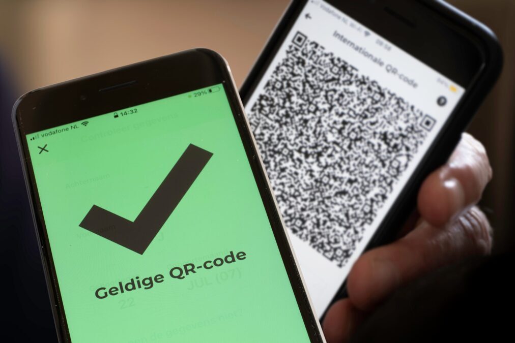 QR-code-corona-check-app-scanner-shutterstock_2045607875-scaled.jpg