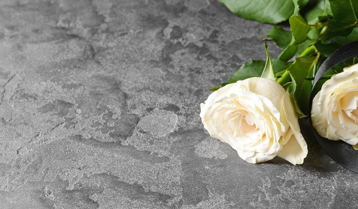 2-witte-rozen-overlijden.jpg