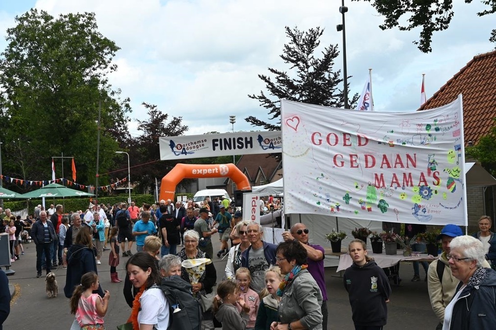 20240707-B4Ddag4intocht-JB_107-artikelfoto