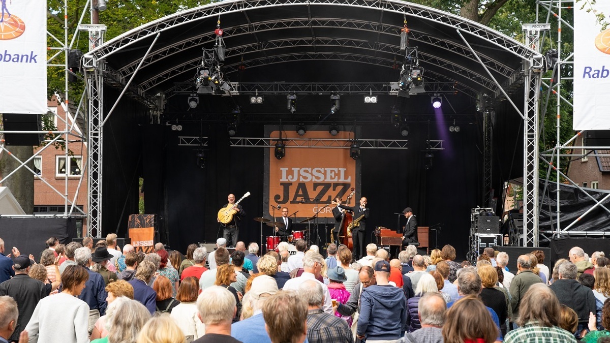 podium-IJsseljaz-vooraf-fotograaf-L.Stolte.jpg