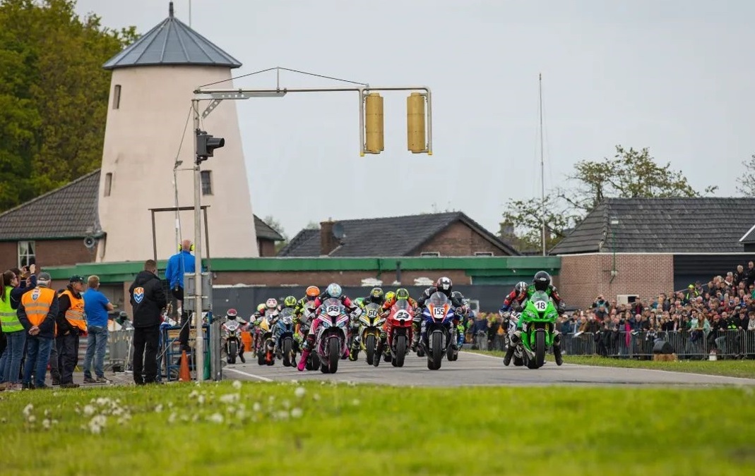 Motoren-Hengelo.jpg