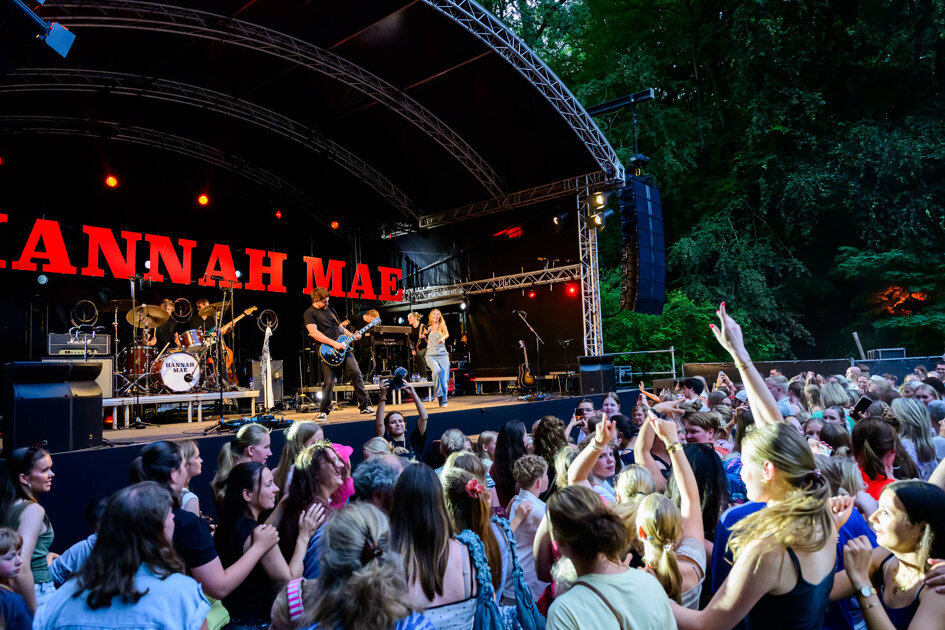 Openluchttheater Lochem verjongt: Hannah Mae trekt opvallend veel jeugd naar het groen
