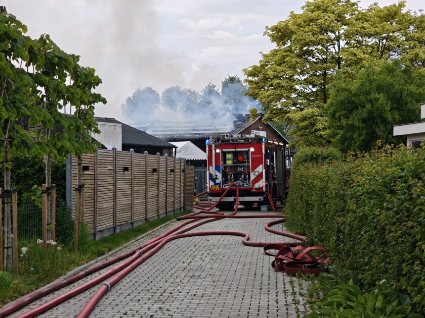 Grote brand verwoest loods in Drempt