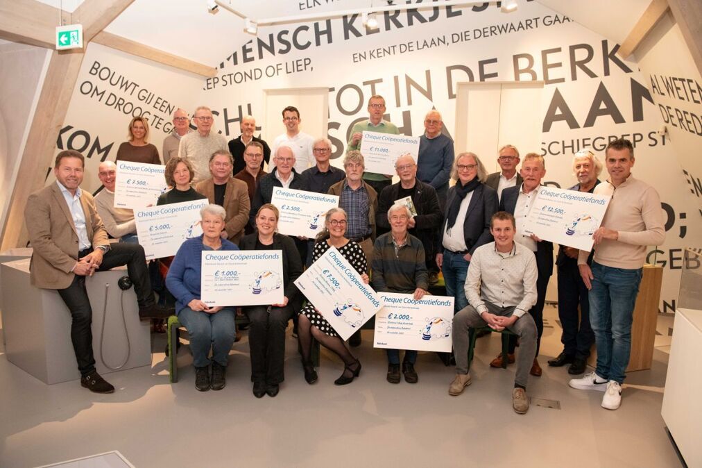 Foto-uitreiking-cheque-002.jpg