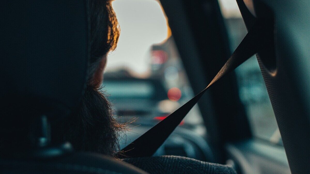 car-1865856_1280