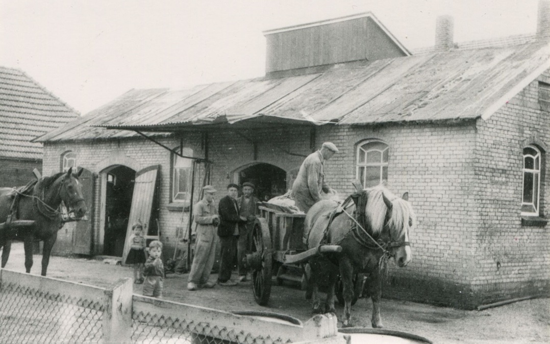 2.-1958-002-molen-Halle-klein-foto-um-zellem
