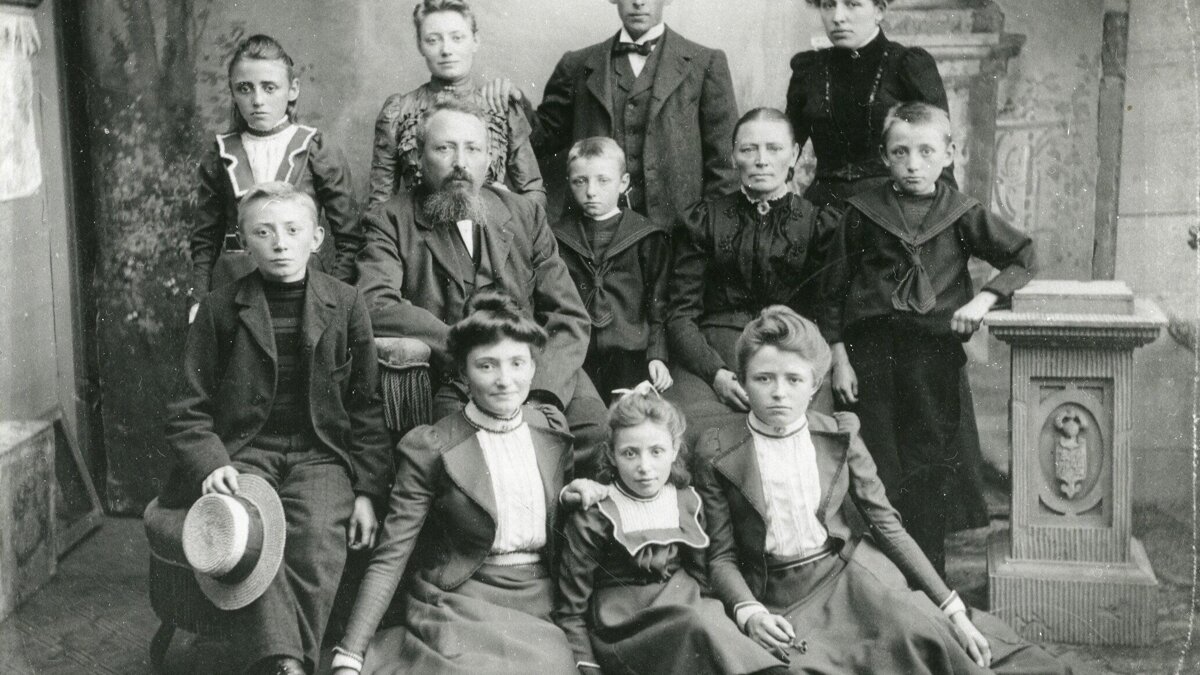 Portret van de familie Olthoff. Bron collectie ECAL (002)