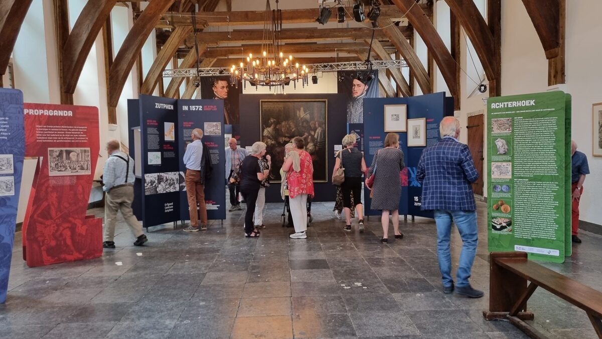 Openstelling-Burgerzaal-zomer-2022-Monumentgidsen-Gilde-scaled