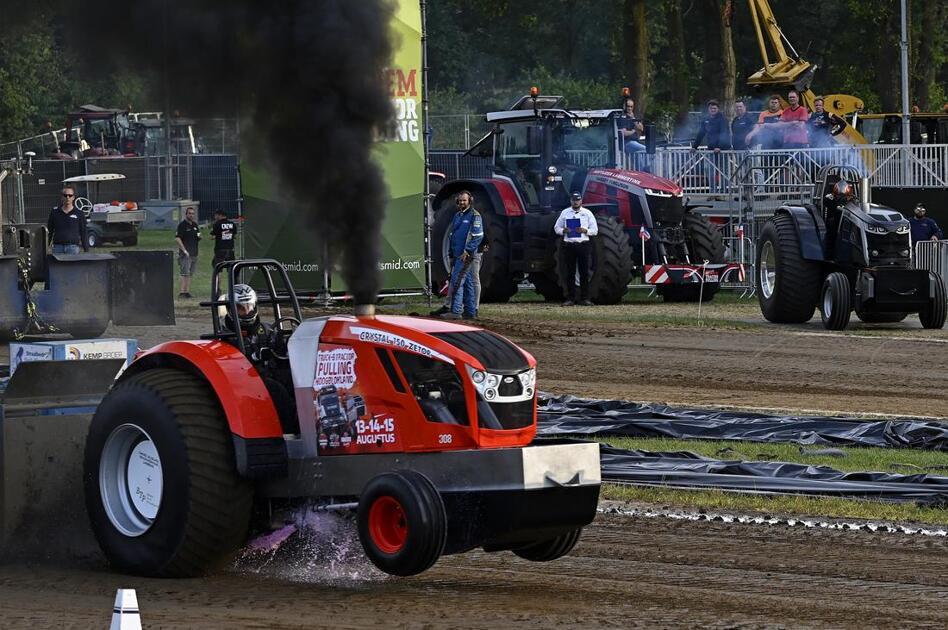 41ste Tractor Pulling in Barchem