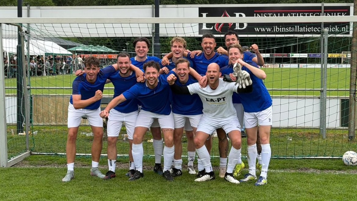 de Titelverdedigers 1 (002)