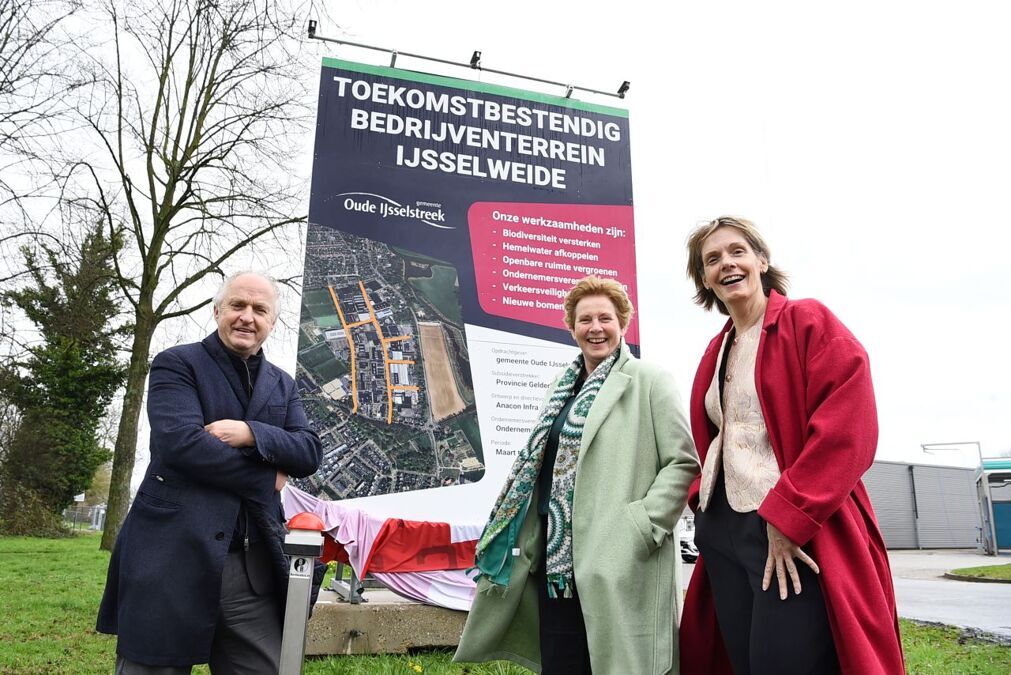 RKL-2354-wethouders-John-Haverdil-en-Ria-Ankersmit-en-ged.-prov.-Gelderland-Helga-Witjes-002