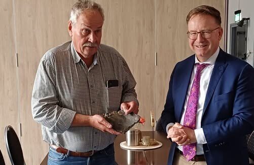 Foto Bert Schieven met Burgemeester Patrick van Domburg(eigen foto)2