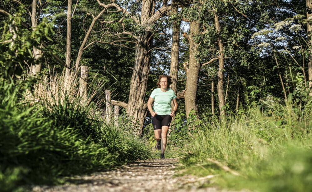 anita-lahuis-aan-het-hardlopen-foto-contact-en-Luuk-Stam.jpg