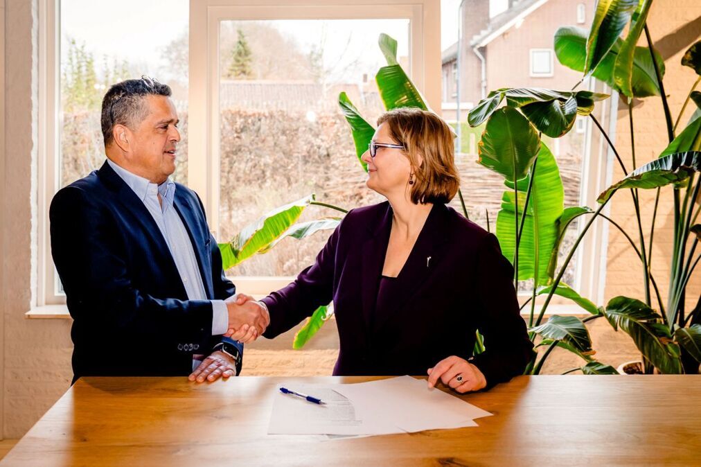 Ondertekening-Hessenweg-Lochem-002