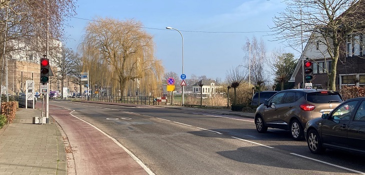 Reudinkbrug_met_verkeerslichten-foto-gemeente-Lochem.jpg