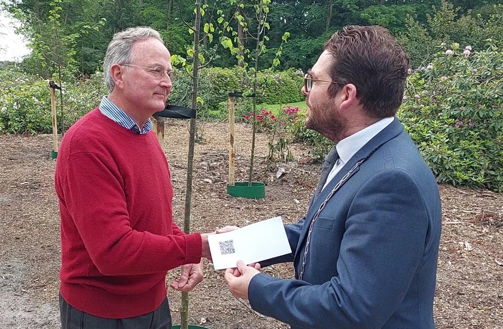 foto-rtv-ideaal-adoptie-boom-burgemeester-lochem