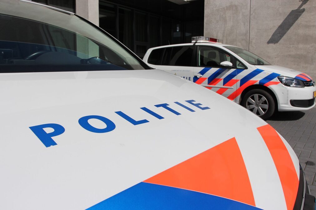 Politie-auto-schuin-1-scaled