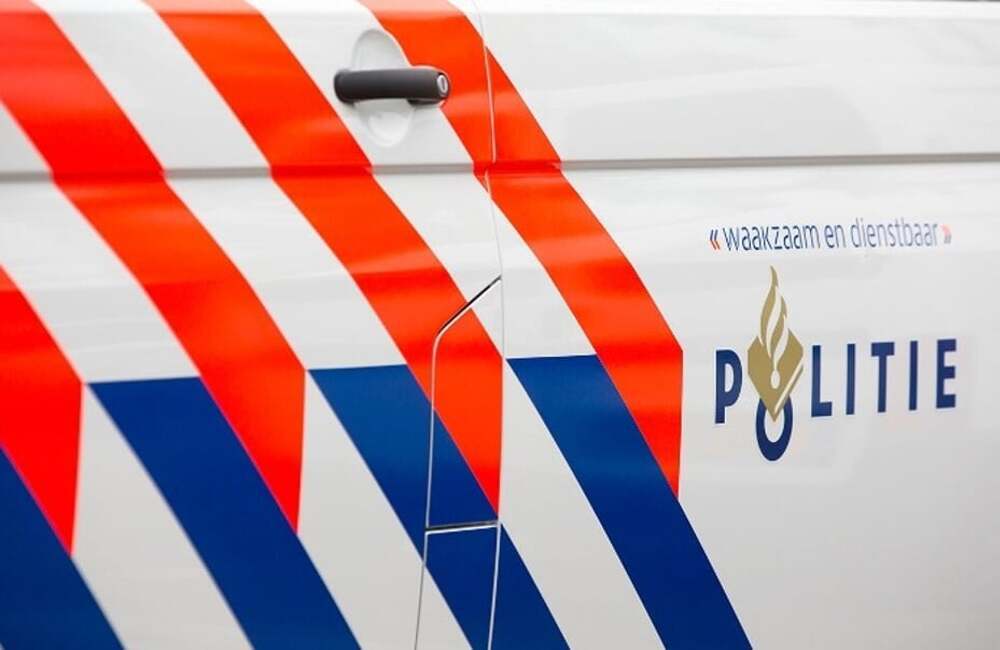 stock-foto-politieauto-van-zijkant-rtvideaal.jpg