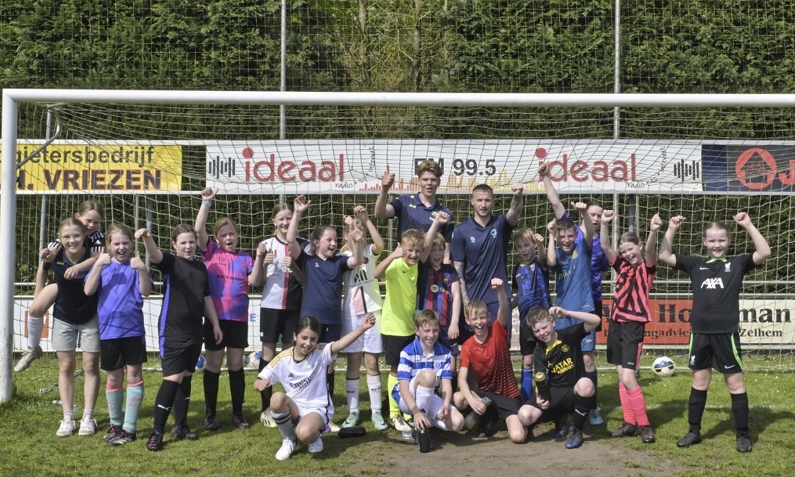 20240501-Voetbalclinic-bij-ZZC20-in-Zelhem011-artikelfoto