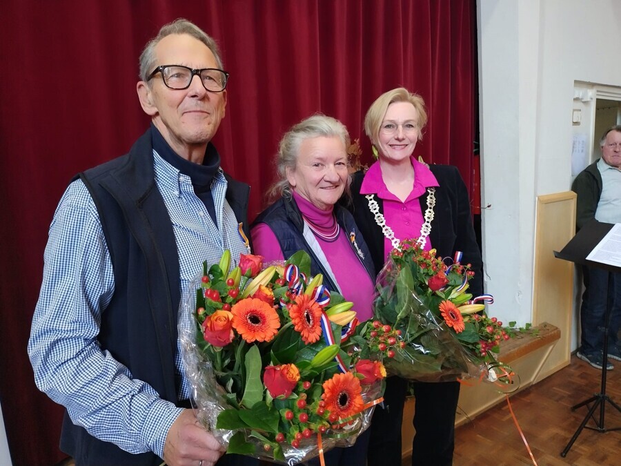 20221127-ridderonderscheiding-aan-echtpaar-schieman-ko2