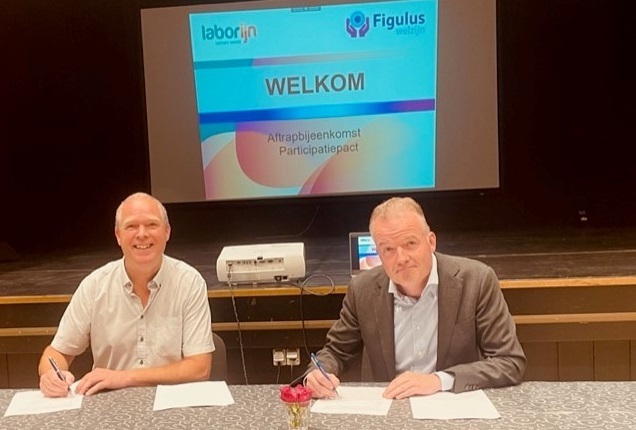 Ondertekening-van-het-participatiepact-door-Eric-Wichgers-l-en-Jeroen-Spruit-