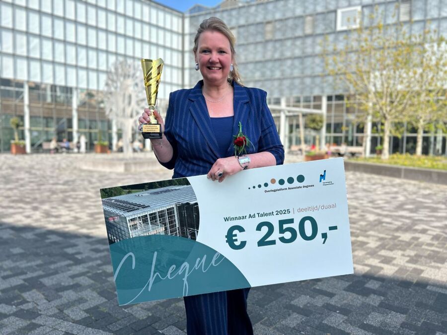 Erna-Nieuwenhuis-Liggend-002