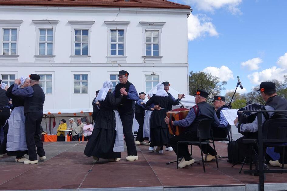 De Iesselschotsers op het Oranjefest in Oranienburg