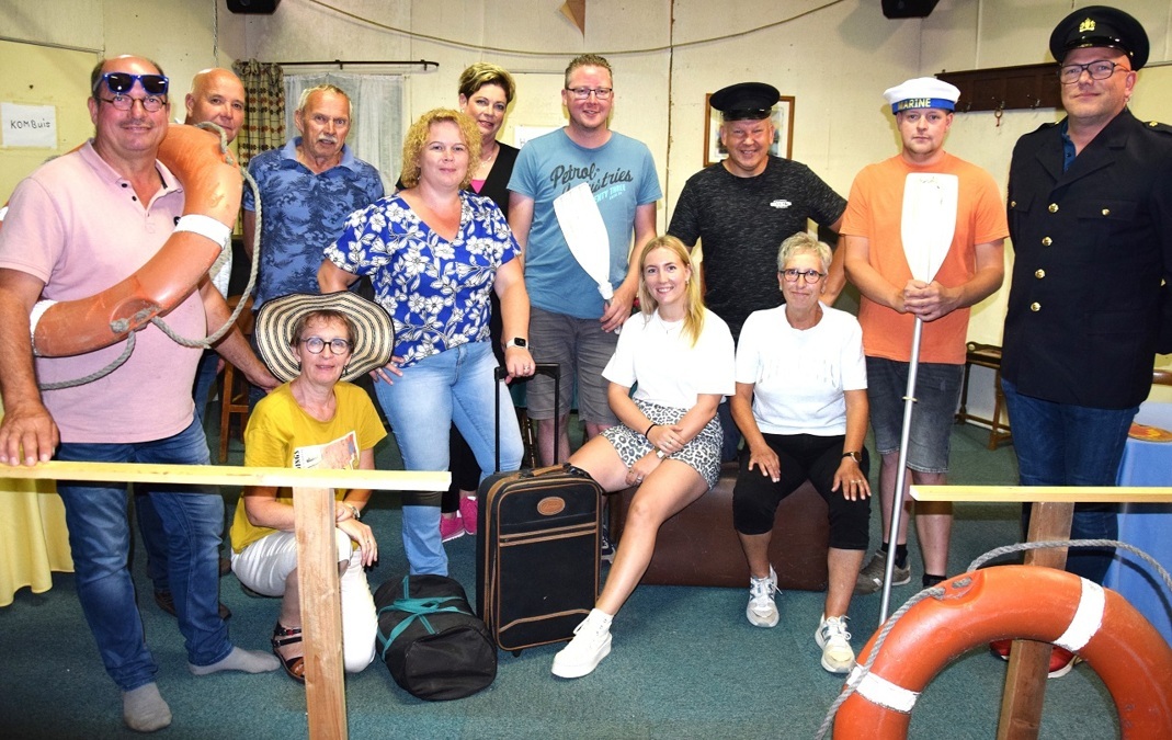 Varssels-Volkstoneel-speelt-het-blijspel-De-Bloody-Mary