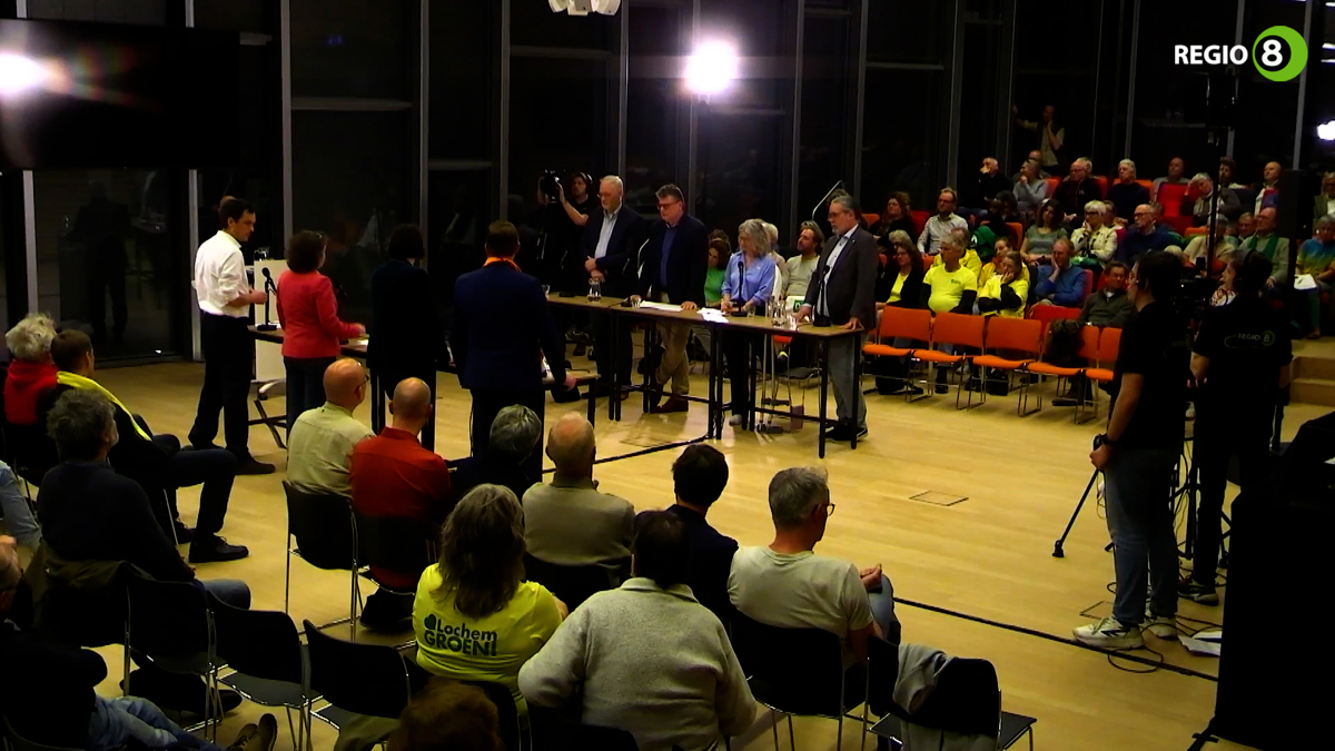 STILL-DEBAT-LOCHEM0.jpg